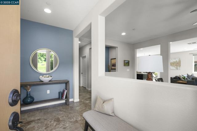 190 Pasilla Ct, Morgan Hill CA: https://media.crmls.org/mediaz/14a9f6c8-7af0-47de-a847-18f48b7ad676.jpg