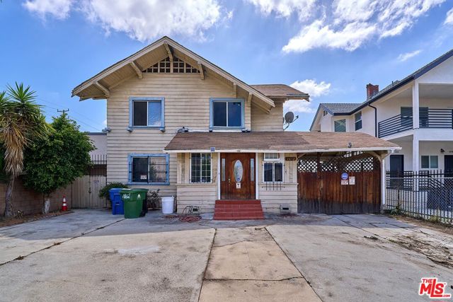 1612 Arlington Avenue, Los Angeles CA: https://media.crmls.org/mediaz/14a9fe56-2d0b-4026-b9cd-1879c6da4b18.jpg