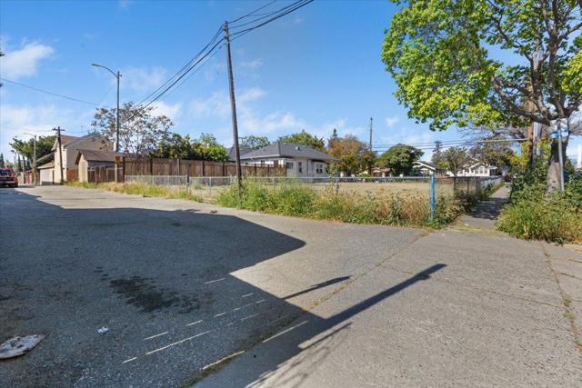 895 S 2nd Street, San Jose CA: https://media.crmls.org/mediaz/14aa34a7-30c3-4253-bf6d-c76489c0aeef.jpg