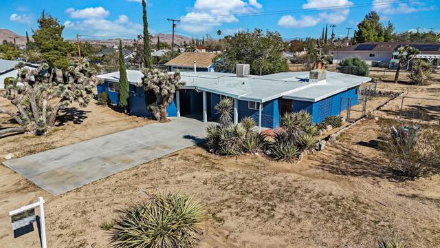7517 Alaba Avenue, Yucca Valley CA: https://media.crmls.org/mediaz/14aa9946-8fec-47a4-b96d-b1336d170b41.jpg
