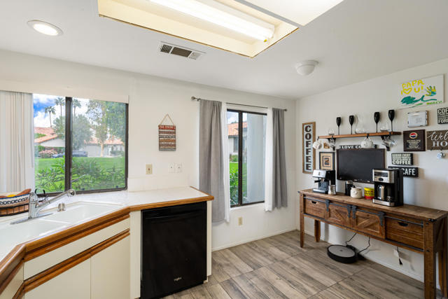 54964 Firestone, La Quinta CA: https://media.crmls.org/mediaz/14aba61d-d548-468f-9731-1d0b03d7efb9.jpg