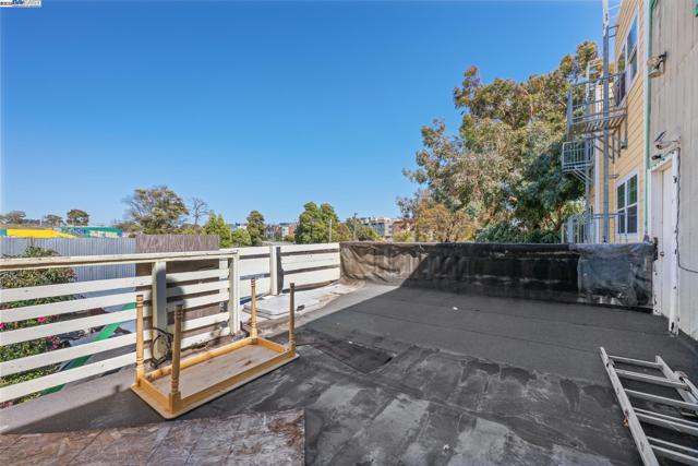 1018 Gilman Ave, San Francisco CA: https://media.crmls.org/mediaz/14ac38e3-8ac8-4eee-91b5-85d60ac5e5a7.jpg