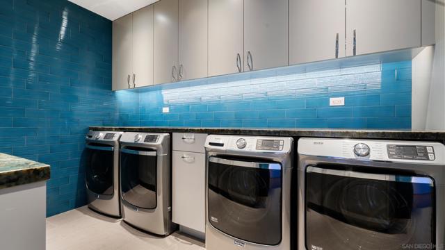 1230 Neptune Ave, Encinitas CA: https://media.crmls.org/mediaz/14ac5a03-a997-4f4a-85c8-ecaf929a5be6.jpg