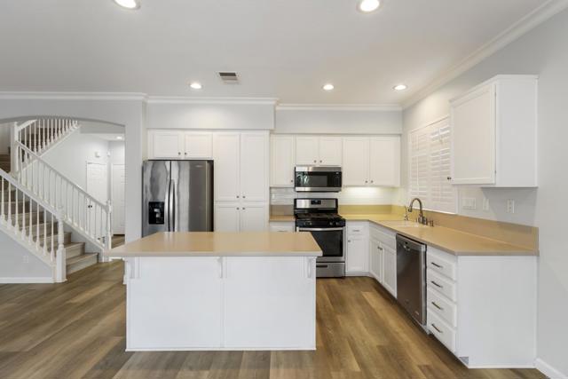Detail Gallery Image 7 of 29 For 1655 Deer Peak Ct, Chula Vista,  CA 91913 - 4 Beds | 2/1 Baths
