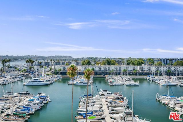 4335 S Marina City Drive, Marina del Rey CA: https://media.crmls.org/mediaz/14acb158-fd23-4506-a74d-218499343c52.jpg