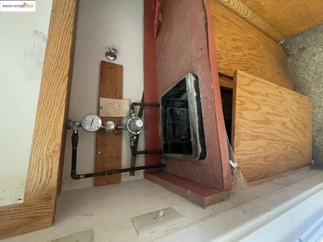 2890 Concord BLVD, Concord CA: https://media.crmls.org/mediaz/14acf754-d684-4686-8971-6066fb0aa6f2.jpg
