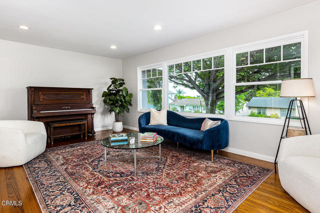Detail Gallery Image 6 of 54 For 941 Wiladonda Dr, La Canada Flintridge,  CA 91011 - 3 Beds | 3/1 Baths