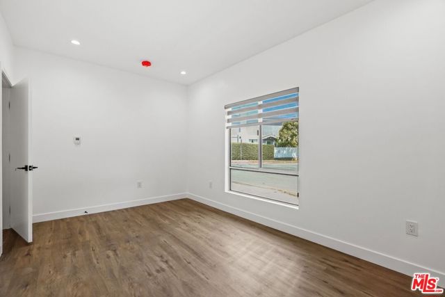 2001 Penmar Avenue, Venice CA: https://media.crmls.org/mediaz/14ae6924-9126-4762-95aa-8eabed0b88ae.jpg