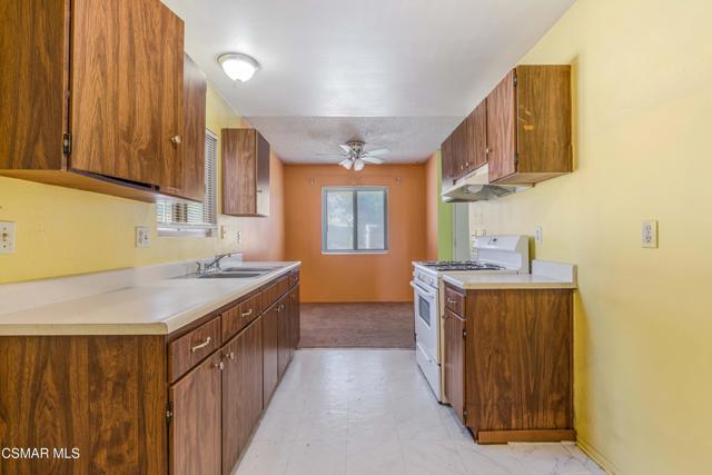 1421 Sequoia Avenue, Simi Valley CA: https://media.crmls.org/mediaz/14ae7019-e4f7-4e1b-aa48-b968b7673eea.jpg