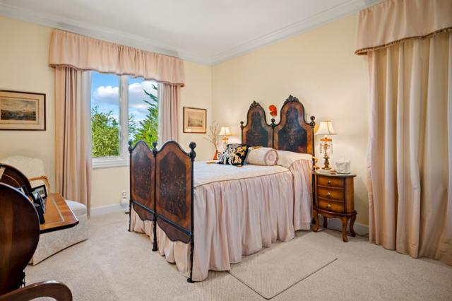 3930 Via Mar Monte, Carmel CA: https://media.crmls.org/mediaz/14af3da6-6e33-4510-b28a-6c23b79ccefd.jpg