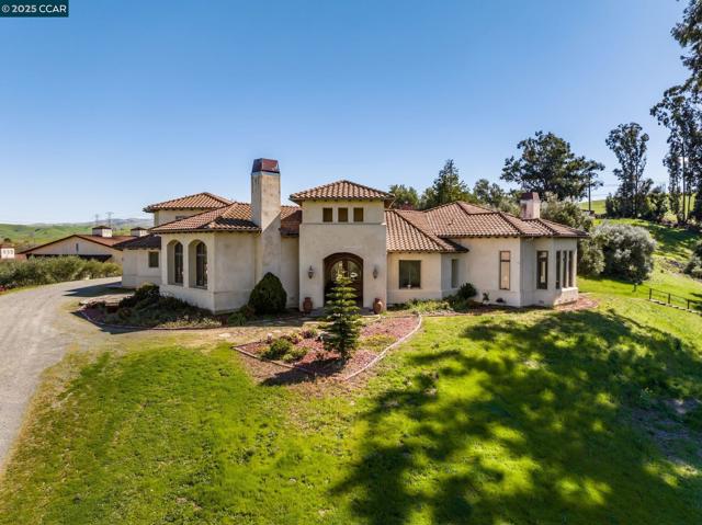 633 Kalthoff Cmn, Livermore CA: https://media.crmls.org/mediaz/14af59e3-00a4-4ee7-9687-f5e2a8fa9cda.jpg