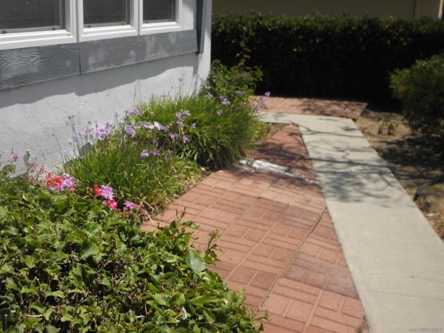 6707 Mineral Dr, San Diego CA: https://media.crmls.org/mediaz/14af917a-db96-4cb5-8442-e81263163c1f.jpg