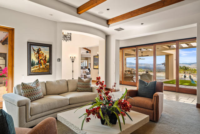 31 Hillcrest Drive, Rancho Mirage CA: https://media.crmls.org/mediaz/14afa52d-2608-45ac-8bea-02365d535d3f.jpg