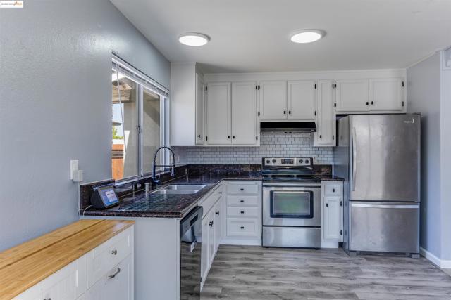 2158 Ackerman Dr, Pittsburg CA: https://media.crmls.org/mediaz/14b04c12-cd5f-41f1-a87a-2296cab939f1.jpg