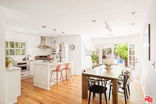 2204 Stanley Hills Drive, Los Angeles CA: https://media.crmls.org/mediaz/14b138e0-ff81-4ab8-9684-a2d7caf3150b.jpg
