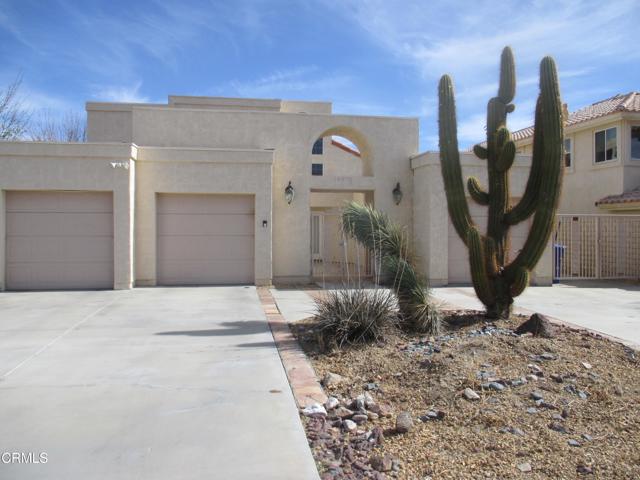 14473 Hurricane Lane, Helendale CA: https://media.crmls.org/mediaz/14b1563e-c09d-40da-ae6e-9b933967feb8.jpg