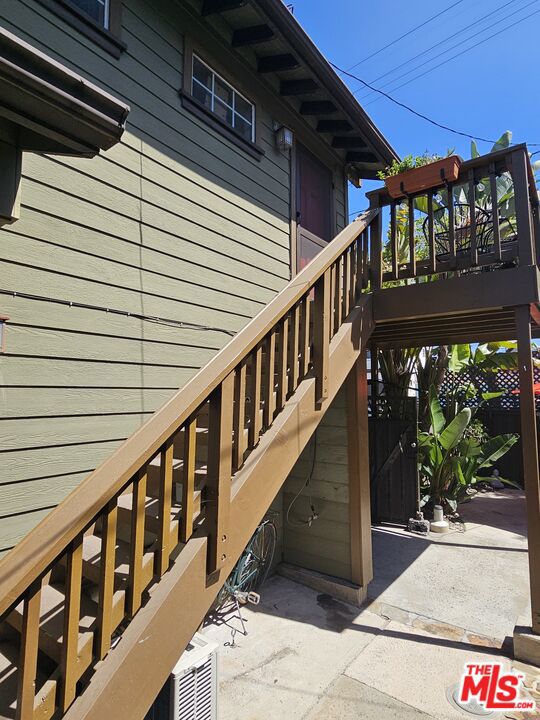 602 Obispo Avenue, Long Beach CA: https://media.crmls.org/mediaz/14b24468-5500-4044-9ee9-a6b0d1a8f52a.jpg