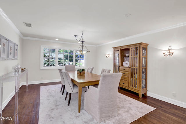 Detail Gallery Image 8 of 30 For 832 Valley Crest St, La Canada Flintridge,  CA 91011 - 5 Beds | 5/1 Baths