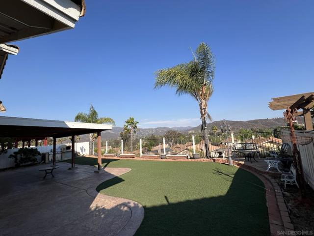2377 Congressional Drive, El Cajon CA: https://media.crmls.org/mediaz/14b4081c-dad7-4631-954d-c8ce5d41c3a7.jpg