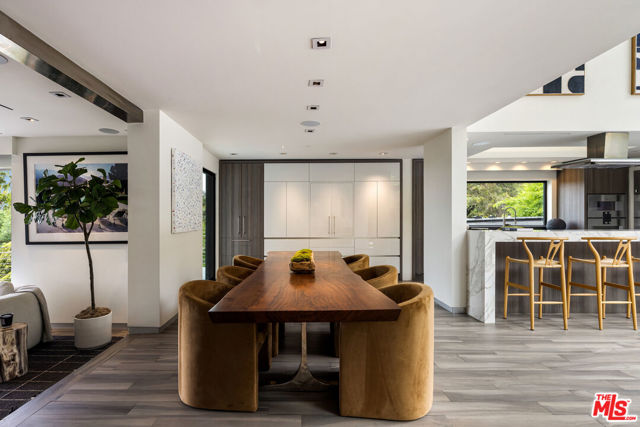 5751 Valley Oak Drive, Los Angeles CA: https://media.crmls.org/mediaz/14b46c3d-e0a9-48fe-ae69-eeeca0dadd9f.jpg