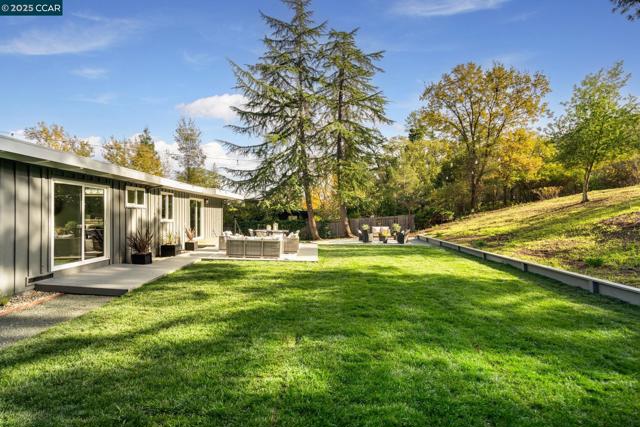 3337 S Lucille Ln, Lafayette CA: https://media.crmls.org/mediaz/14b559c0-1d44-4927-b0b2-f912dd48660b.jpg