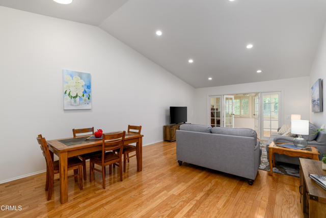 33229 Village 33, Camarillo CA: https://media.crmls.org/mediaz/14b603a8-5c88-4334-ae36-6810cc83667c.jpg