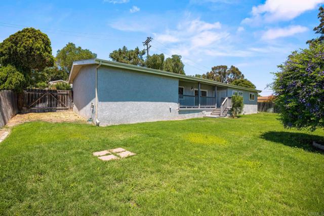 7855 Montana Street, Lemon Grove CA: https://media.crmls.org/mediaz/14b646d3-528a-421f-b68e-6d8070077d41.jpg
