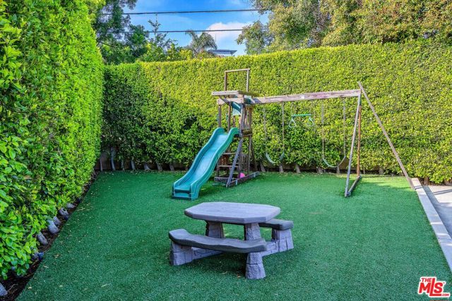 10321 Rochester Avenue, Los Angeles CA: https://media.crmls.org/mediaz/14b76cb5-46b3-4647-88db-33f87c11186e.jpg