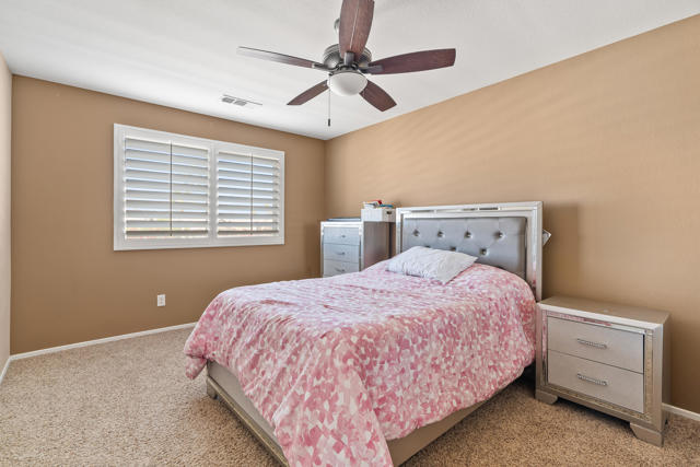 Image 37 of 53 For 82688 Mandrone Drive