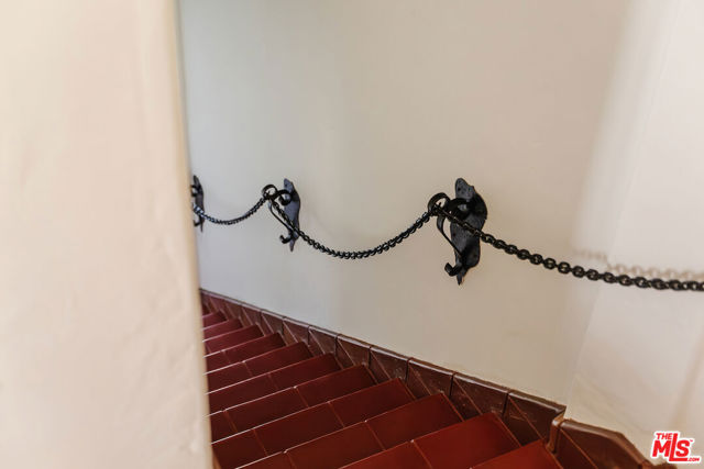 3744 Clayton Avenue, Los Angeles CA: https://media.crmls.org/mediaz/14b77421-453a-4c6f-85e9-9adaa4b3e881.jpg