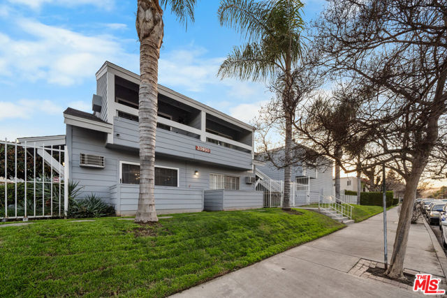 20930 Parthenia Street, Canoga Park CA: https://media.crmls.org/mediaz/14b78ff0-1a40-4b35-b87d-0366987bd80c.jpg