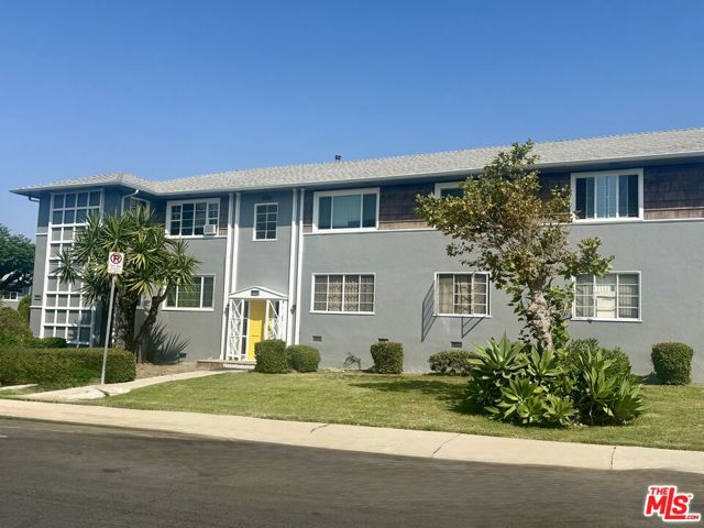 4048 Abourne Road, Los Angeles CA: https://media.crmls.org/mediaz/14b7bda2-fdae-412a-9e71-c2138cdd77e1.jpg