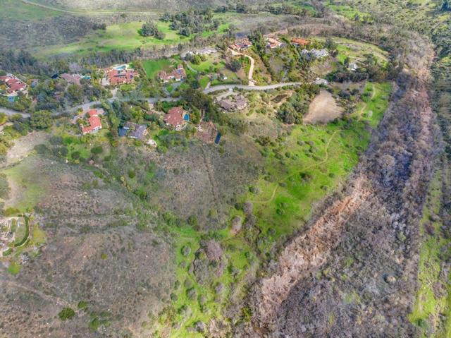 16574 Zumaque, Rancho Santa Fe CA: https://media.crmls.org/mediaz/14b842e0-0a89-4b57-8a1f-0058895a8a6f.jpg