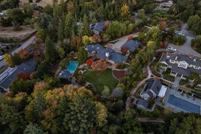 26140 Rancho Manuella Lane, Los Altos Hills CA: https://media.crmls.org/mediaz/14b8c781-1345-407a-b519-8f942e179915.jpg