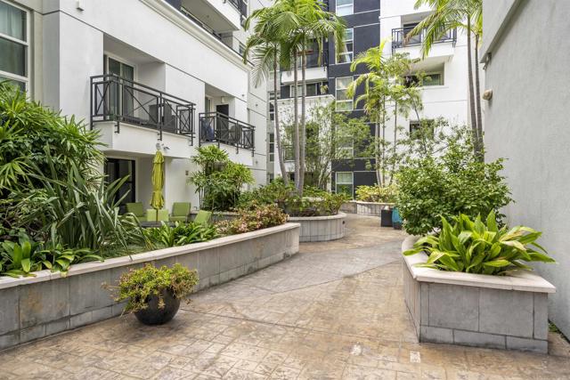 525 11th Avenue, San Diego CA: https://media.crmls.org/mediaz/14b932b6-5e37-4721-9bf0-264484c207d5.jpg