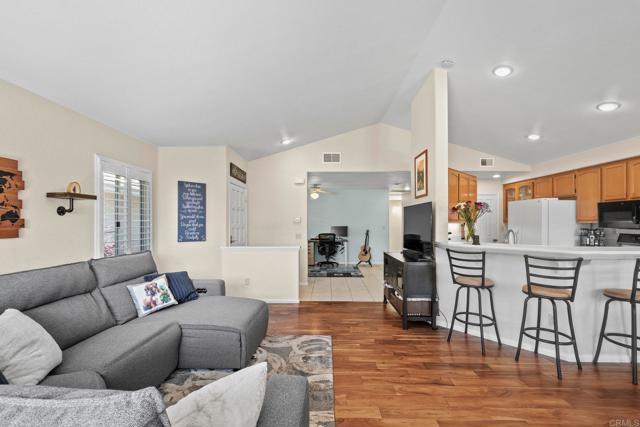 Detail Gallery Image 15 of 29 For 1213 Bitterbush Ln, El Cajon,  CA 92019 - 3 Beds | 2 Baths