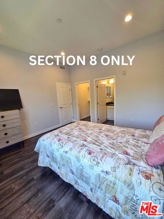2651 S Hobart Boulevard #6