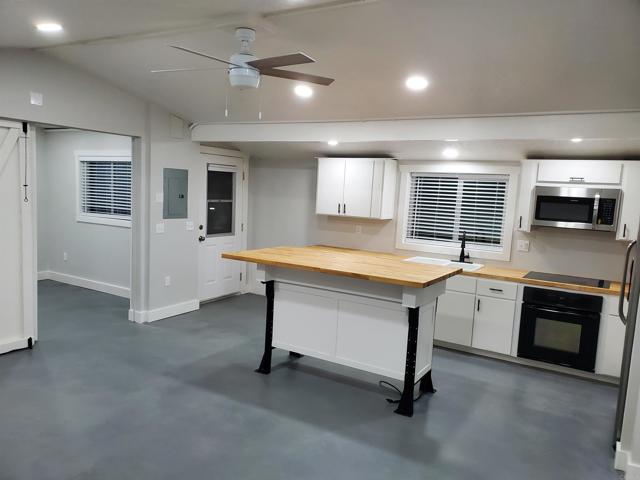 2405 Old Colony, Vista, California 92084, ,Residential Income,For Sale,Old Colony,NDP2407848