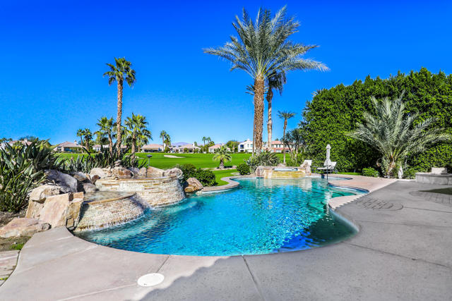 51075 Marbella Court, La Quinta CA: https://media.crmls.org/mediaz/14ba605d-e1fb-42de-bcab-c1743e8c2464.jpg
