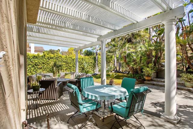 11311 Legacy Canyon Pl, San Diego CA: https://media.crmls.org/mediaz/14ba6a27-6cd6-4204-871f-468476a70f2f.jpg