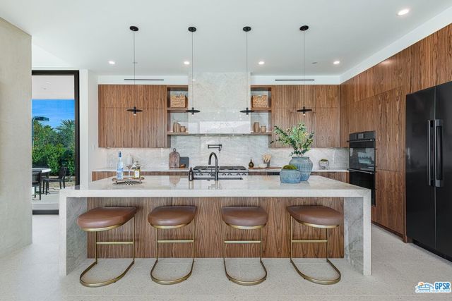23240395 Listing Image 9