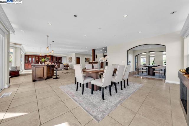 48912 Crown Ridge Cmn, Fremont CA: https://media.crmls.org/mediaz/14bb2da6-fae4-4b58-bcca-102b3c6d2b81.jpg
