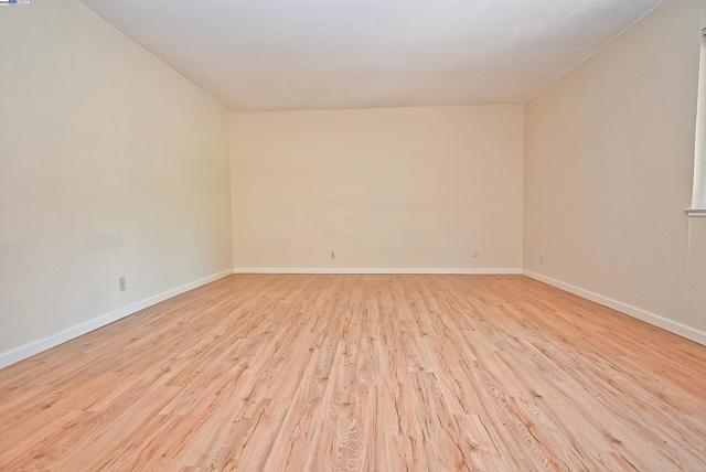 4919 Mohr Ave, Pleasanton CA: https://media.crmls.org/mediaz/14bb8e2a-4b4c-4096-9c03-a30647d48647.jpg