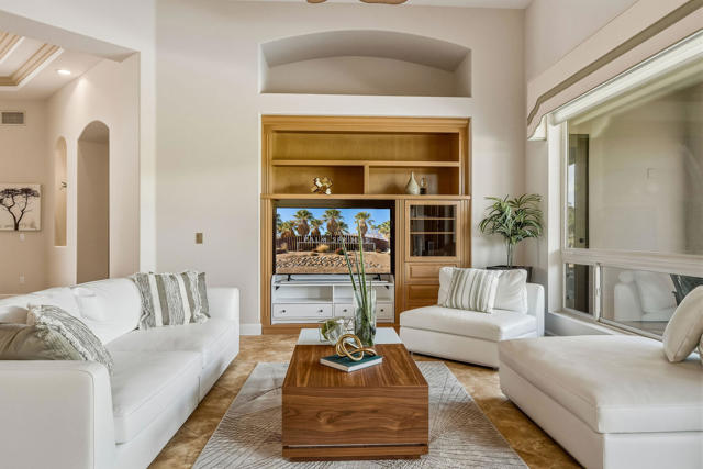 10 Porto Cielo Court, Rancho Mirage, CA 92270