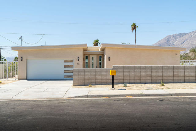 361 W Sunview Avenue, Palm Springs CA: https://media.crmls.org/mediaz/14bc9067-d916-443a-90da-c7509b5e1cec.jpg