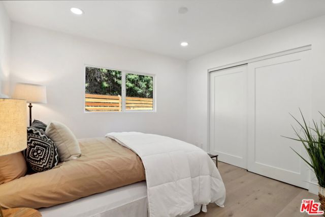 4656 Greenbush Avenue, Sherman Oaks CA: https://media.crmls.org/mediaz/14bda9cf-1028-47de-87d2-f1e9bf83ea93.jpg