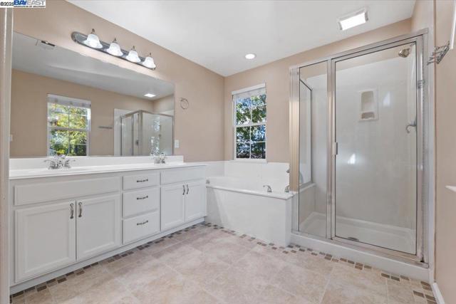 9752 Belladonna Dr, San Ramon CA: https://media.crmls.org/mediaz/14bdcf6f-ce2a-4b6c-966a-b9d6bbff850b.jpg