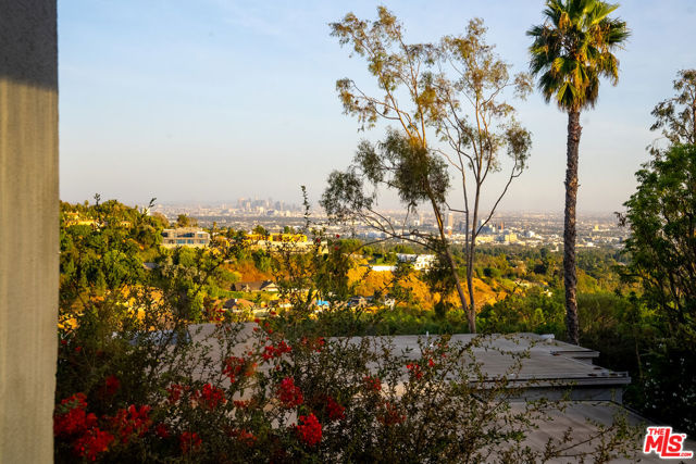 1438 Davies Drive, Beverly Hills CA: https://media.crmls.org/mediaz/14be00b5-6d08-41a1-8597-4ec6a1aaba04.jpg