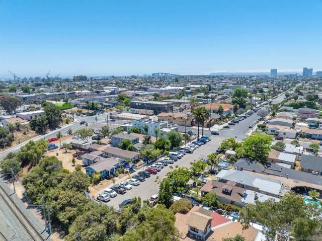 3209 L Street, San Diego CA: https://media.crmls.org/mediaz/14bed986-c226-4233-9a4d-7f310f9d8faf.jpg