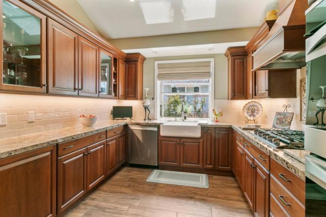 141 Knoll Circle, South San Francisco CA: https://media.crmls.org/mediaz/14c12233-4dcf-4bf1-a0de-9b9f1ed51872.jpg